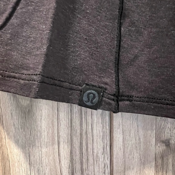 Lululemon tank top size 6 - Picture 3 of 3